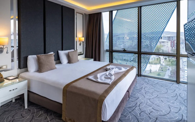The Conforium Hotel Van