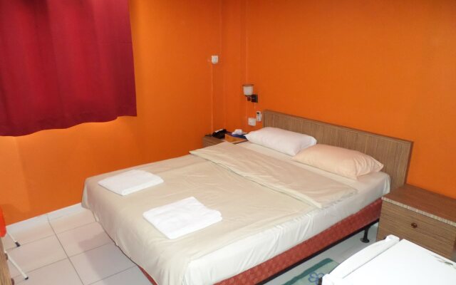 OYO 925 Emirates Hotel