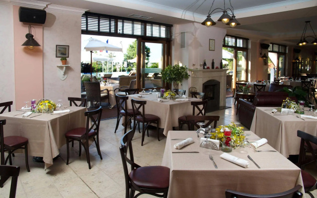 Santa Marina Holiday Village