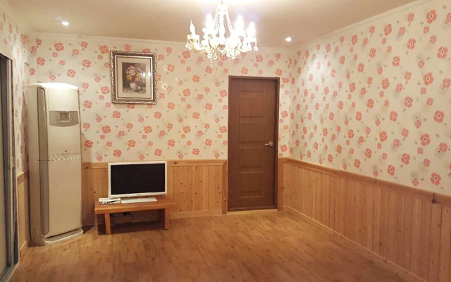 Gwangyang Fine House in Uchi Pension