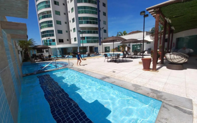 Apartamento com varanda gourmet e churrasqueira Caldas Nova