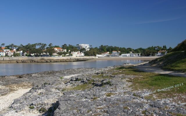 Villa l'Olivier, Chambre d'Hôtes Les Volets Bleus