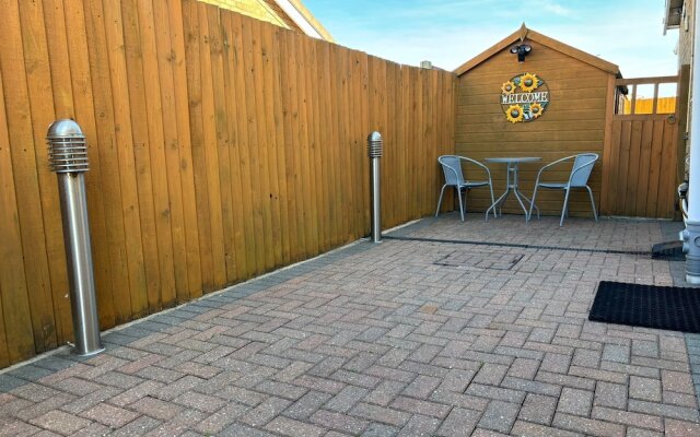 Bungalow-2bed-1bath-petfriendly-parking