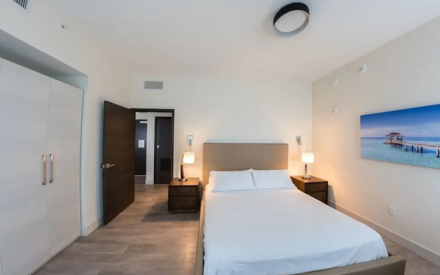 CH Deluxe Apartments  by MDR