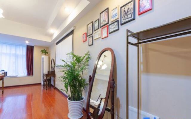 Quzhu City Homestay (Shiyan Wanda Plaza Branch)