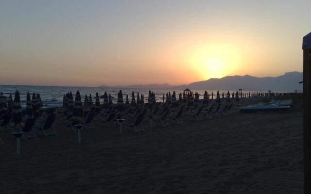 Marina Club Hotel