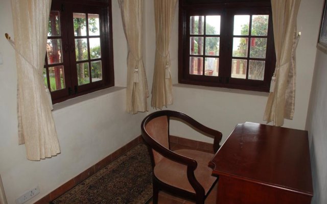Colonial 4 B/R Home, Great for Families, Coonoor