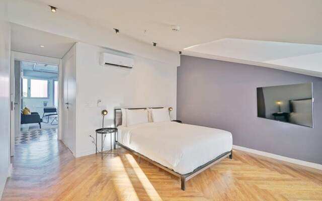 w Cool 1BR With Private Terrace in Plaza Herrera