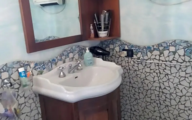 Dog House From Pompei-Amalfi