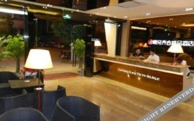 Pai Hotel (Nanning Jiangnan Shizhuling Subway Station)