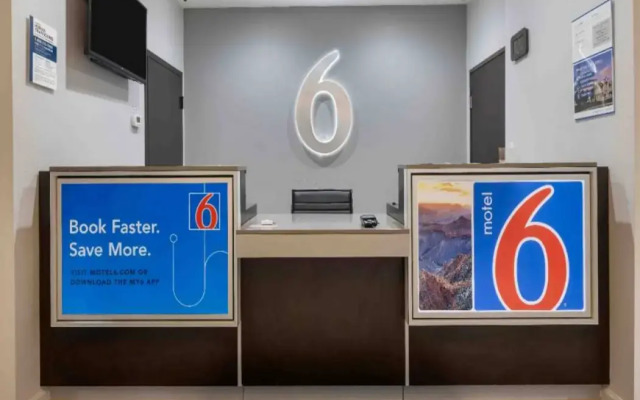 Motel 6 Texas City, TX - I-45 South