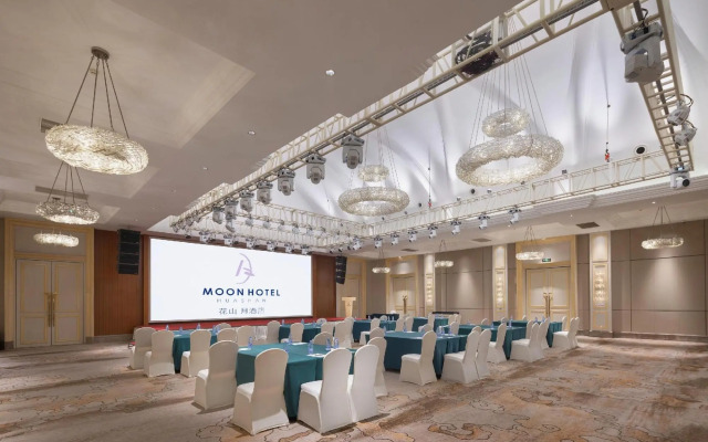 Moon Hotel