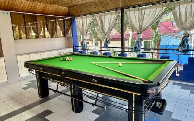 Youjia Laike Homestay (Wanrong Plaza Hanbin Park) – Entertainment – Yining