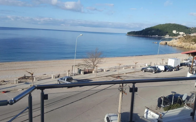 Golden Beach Hotel