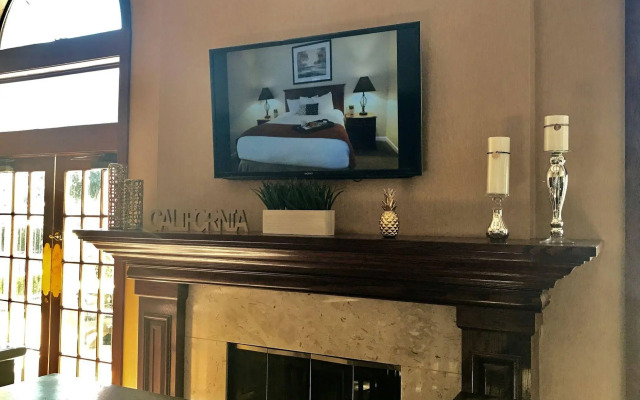 Chase Suites Hotel Brea-Fullerton