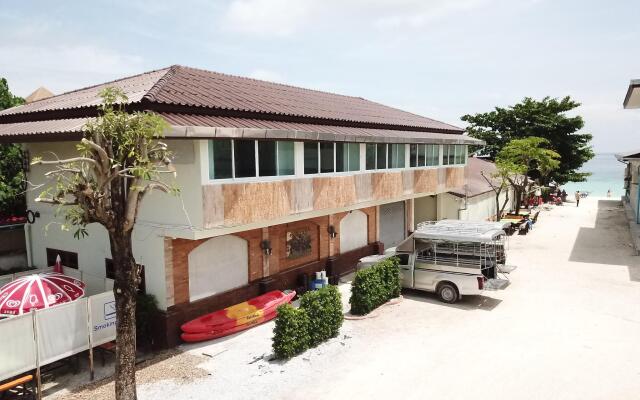 Walking Street Hostel by New Wave - Adults Only