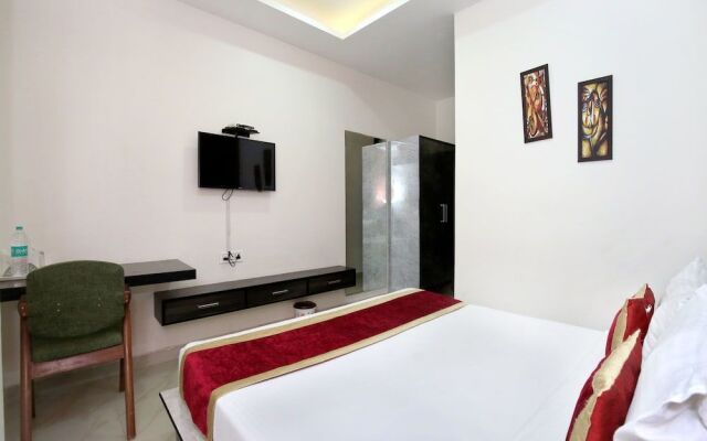 OYO 7100 Hotel Crossroads