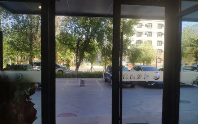 Alashankou Chengyue Hotel