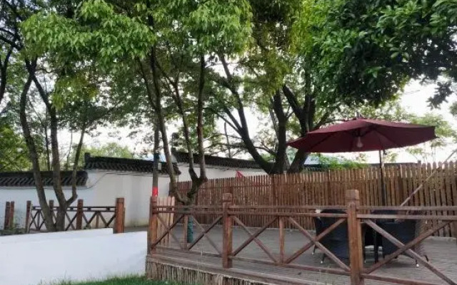 Weiduo Bieyuan Hostel