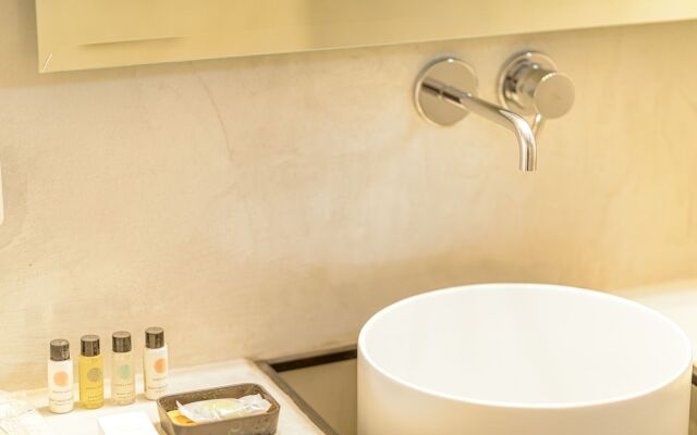 Amoramelia Suites