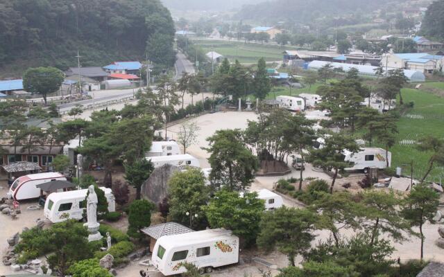 Gongju Jangseung Maeul Pension