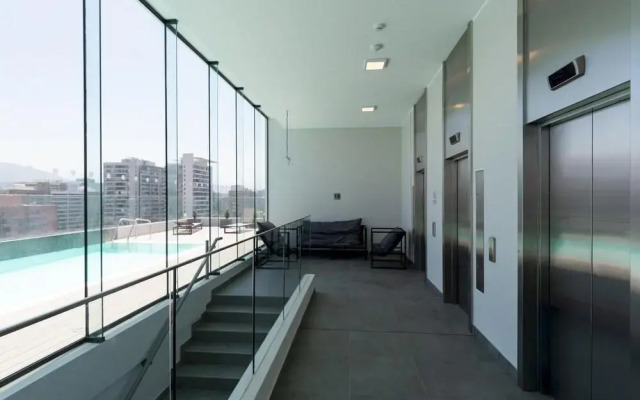 Light Gray Studio W/Parking & Wifi