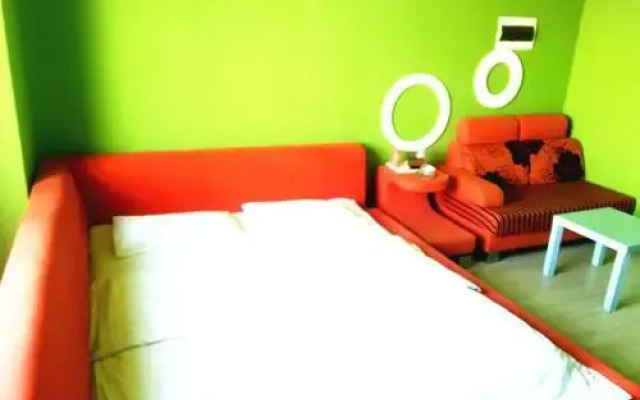Tangtang Theme Apartment Holiday Hotel