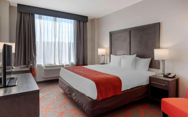 Comfort Inn & Suites near Stadium
