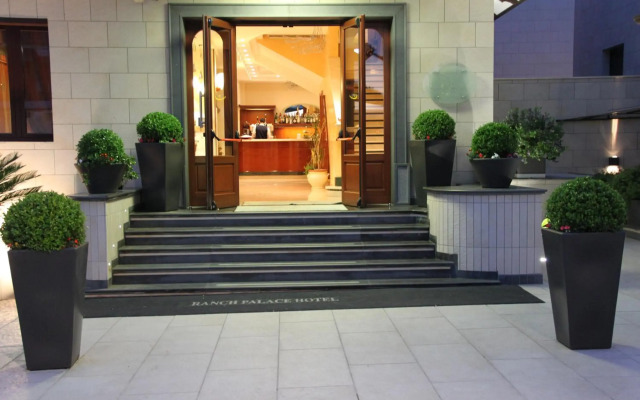 Ranch Palace Hotel