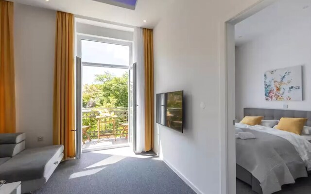 Elenas Rooms & Apartment