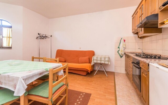 Nice Home in Sukosan With 4 Bedrooms and Wifi