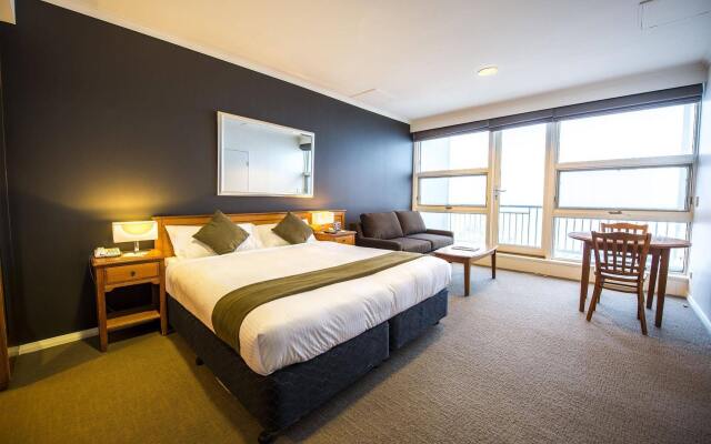 Mt Buller Chalet Hotel & Suites