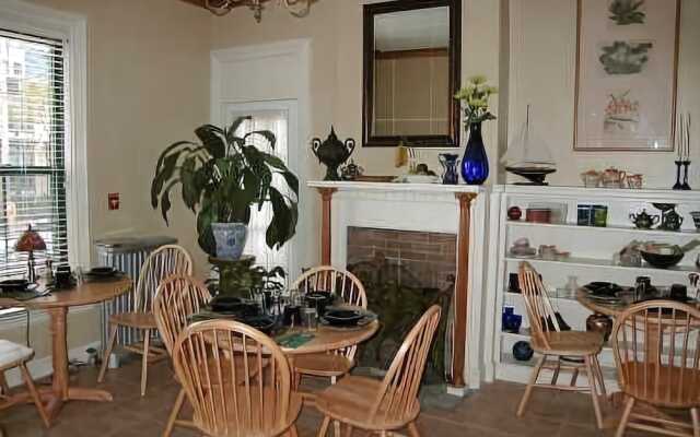 Morrill Mansion Bed & Breakfast