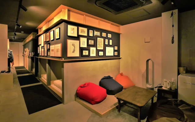 Aet Hotel