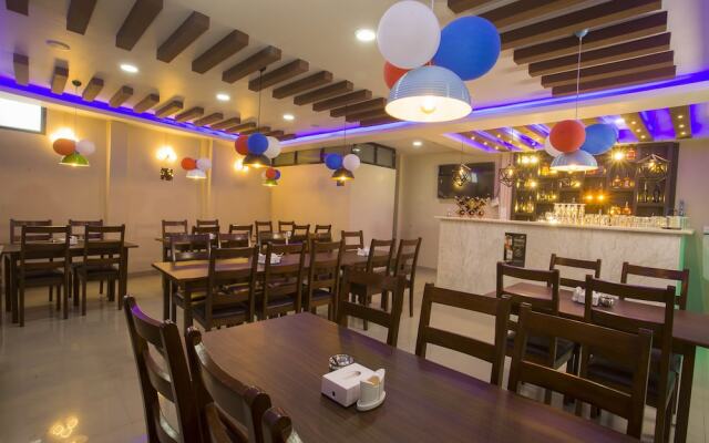 Oyo 146 Somewhere Hotel And Restaurant