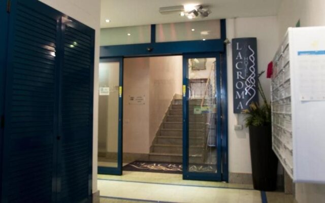 Aparthotel Lacroma