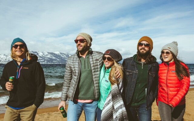 Newly Remodeled 2 Bedroom Townhome With Loft Townhouse by RedAwning