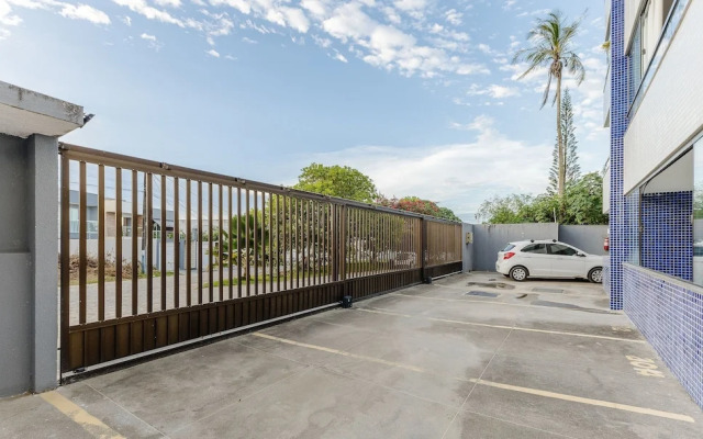 Apartment in Building With Swimming Pool Blt0007