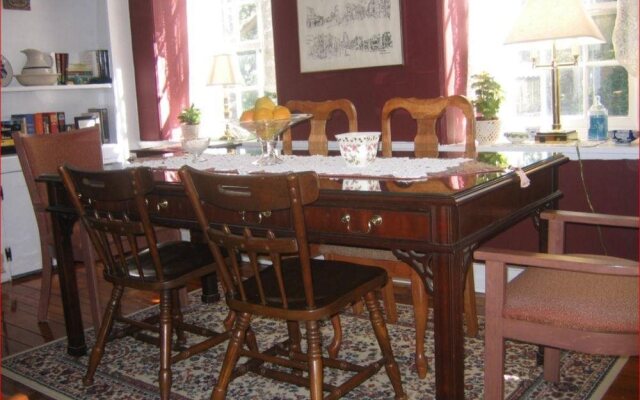 Hargrave House B & B