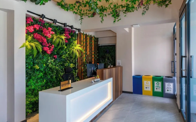 Hilltown Airport Hotel