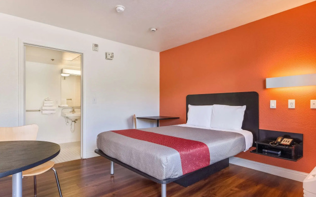 Motel 6 Fremont, CA - South