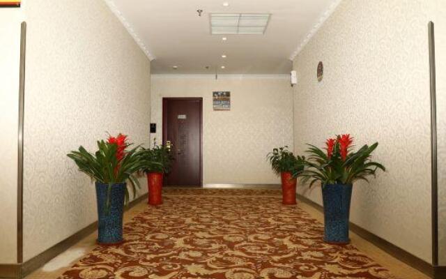 Super 8 Hotel (Shanghai Huyi Highway Shanghai University)