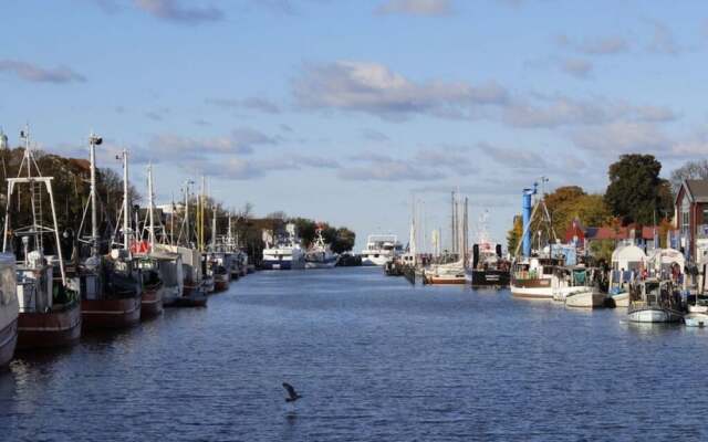 On the old River Modern Retreat