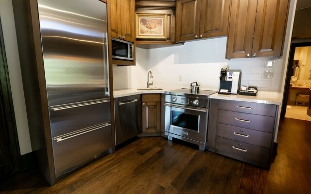 Sterling Studio Hotel Room by RedAwning