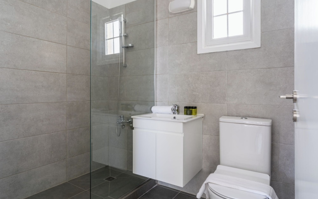 Coastal Oasis Family Suite