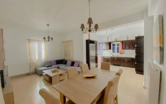 Antonis House