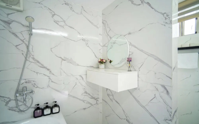 CozyPosy Premier Apartment