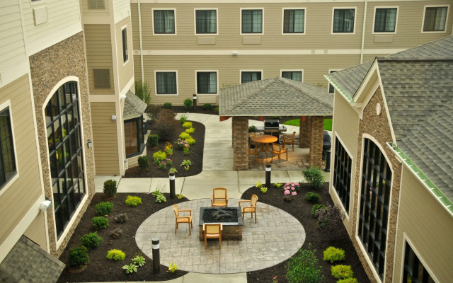 Hawthorn Suites by Wyndham Williamsville Buffalo Airport