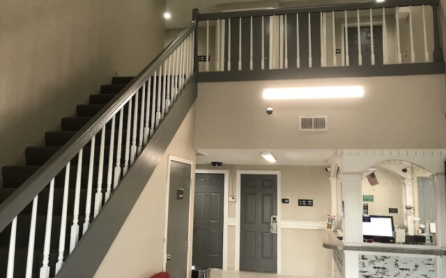 Georgetown Plaza Motel