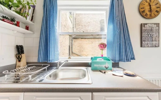 Charming 3bed Near Mile End Tube & Victoria Park